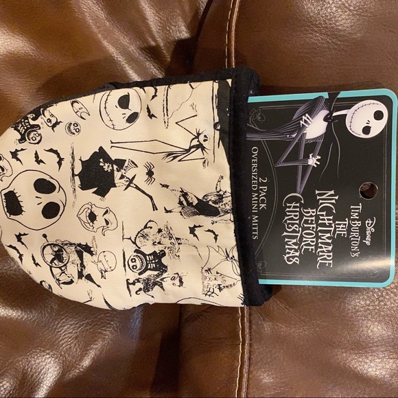 Disney Tim Burton's THE NIGHTMARE BEFORE CHRISTMAS 2 Pack Mini Mitts NEW!! - Picture 3 of 3